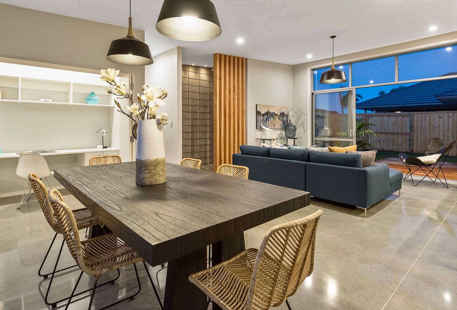 C2-polished-concrete-floor-salt-and-pepper-grind-texture Resedential polished concrete floor with salt and pepper finish.