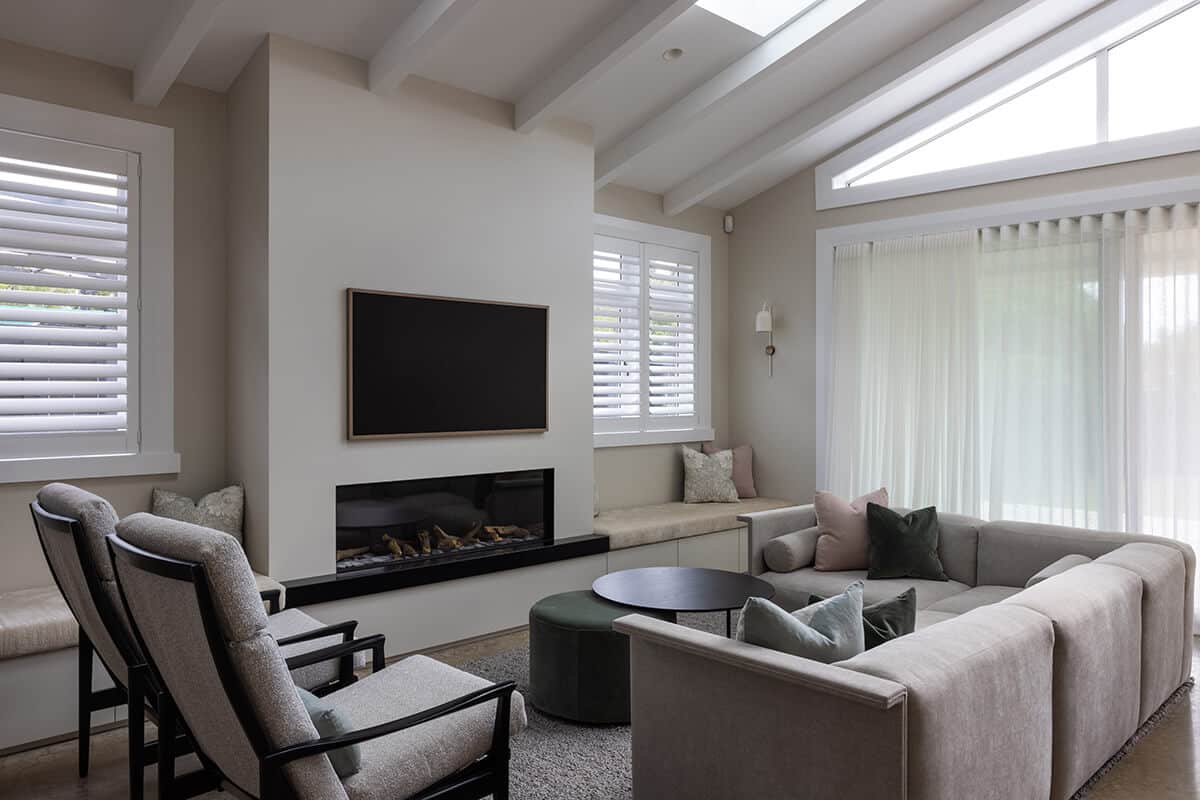 PeterFell-Riro_Street-04