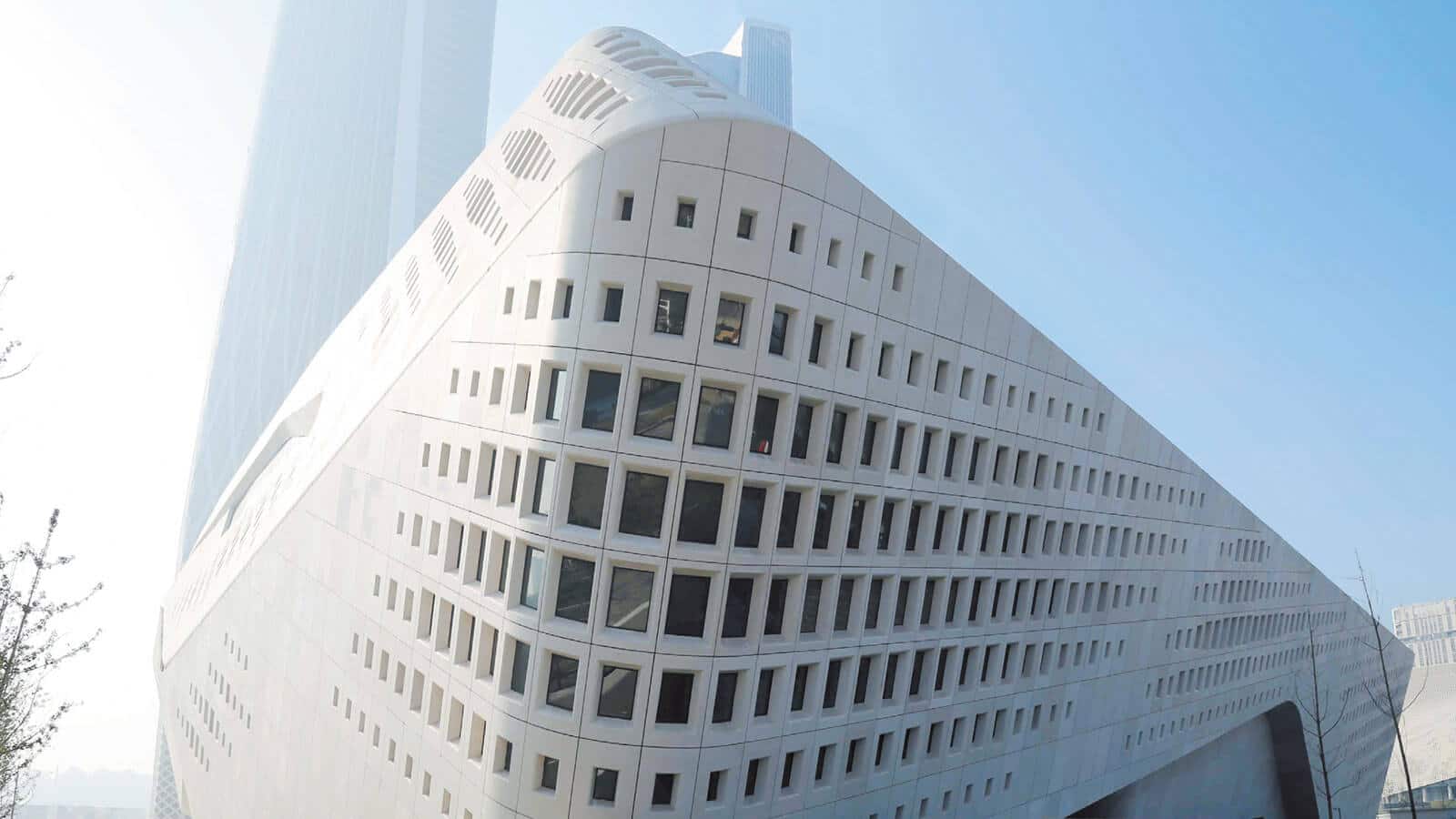 PeterFell-SuperWhite-white-coloured-concrete-building-01 Building made of white concrete.